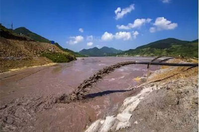 Wet-Tailings-Pond