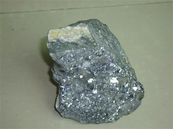 silver-molybdenum-ore